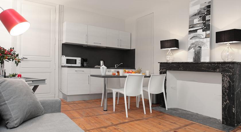 Suites De La Tour Perigueux Centre Habitación foto