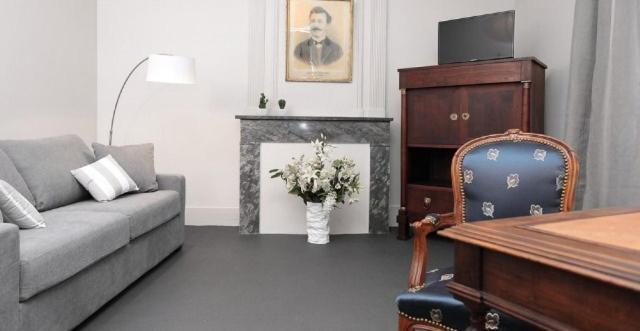 Suites De La Tour Perigueux Centre Habitación foto